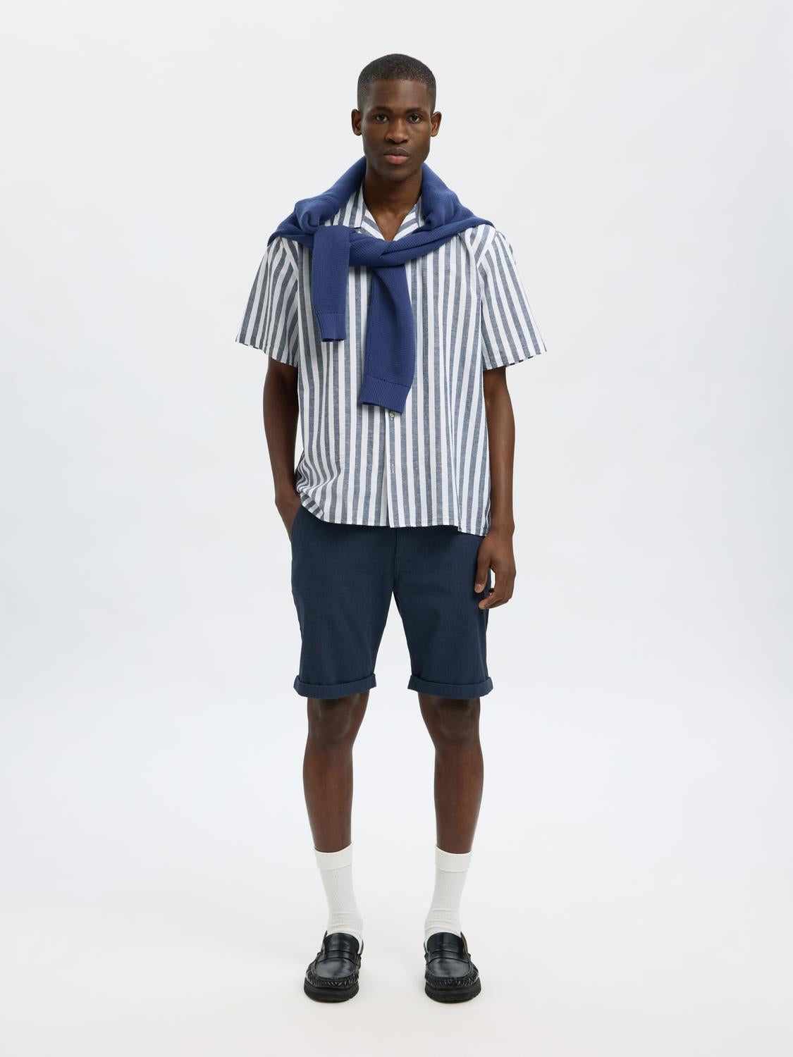 model_shot-front_full